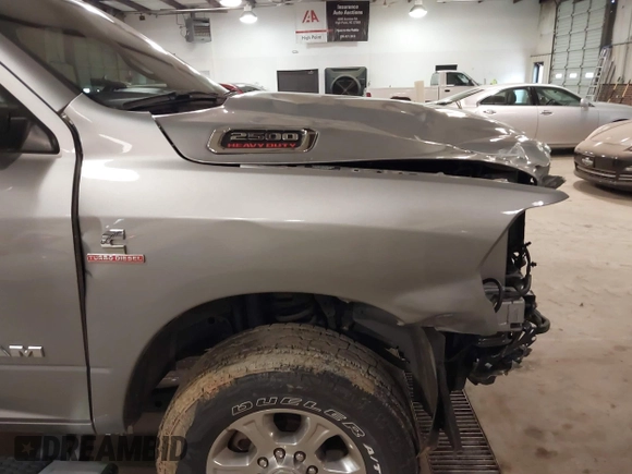 2022 Ram 2500 Big Horn with VIN 3C6UR5DL6NG404729, listed as a IAAI auction lot 41454034 with 44,212 mi miles. Bid and sale history available at carsss.com. Image 19.