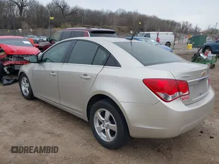2014 Chevrolet Cruze 1LT z VIN 1G1PC5SB3E7259073, wystawiony jako IAAI lot #41968564 z przebiegiem 27 800 mil mil oraz . Historia ofert i sprzedaży dostępna na DreamBid. Obrazek 3.