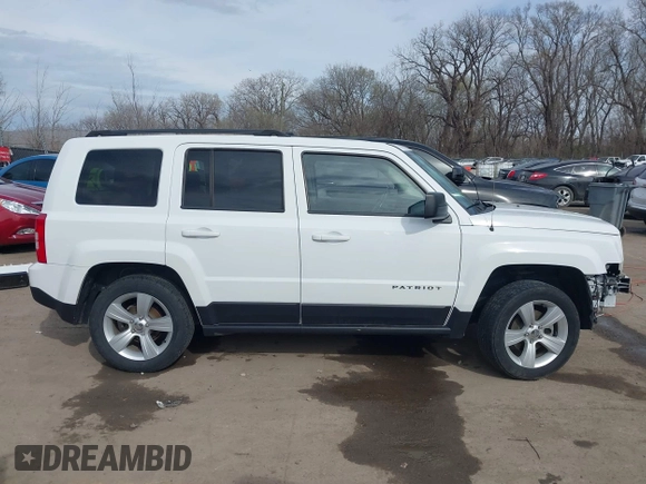 2014 Jeep Patriot Latitude with VIN 1C4NJRFB0ED778170, listed as a IAAI auction lot 41870418 with 54,624 mi miles. Bid and sale history available at carsss.com. Image 14.