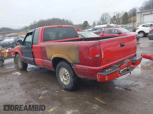 2002 GMC Sonoma SLS with VIN 1GTDT19WX28106238, listed as a IAAI auction lot 41559054 with 247,226 mi miles. Bid and sale history available at carsss.com. Image 3.