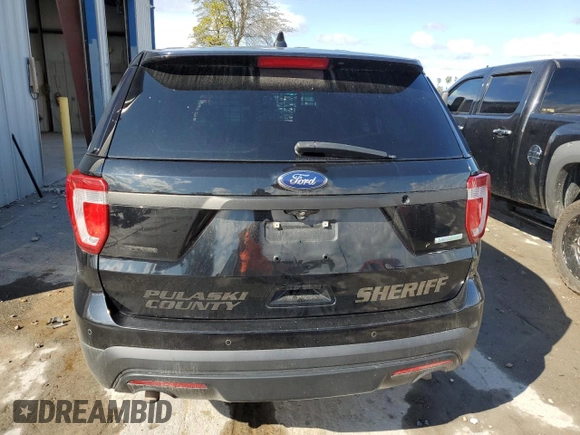 2017 Ford Police Interceptor Utility z VIN 1FM5K8ATXHGC35415, wystawiony jako Copart lot #73063734 z przebiegiem 122 404 mil mil oraz Szkoda całkowita • Salvage title. Historia ofert i sprzedaży dostępna na DreamBid. Obrazek 6.