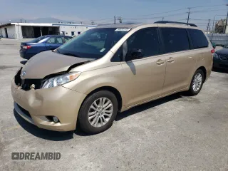 2013 Toyota Sienna XLE AAS с VIN 5TDYK3DC6DS322289, выставлен на аукционе Copart как лот 54626135 с пробегом 131 203 миль миль и Списание • Salvage title. История ставок и продаж доступна на DreamBid. Изображение 1.