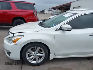 2015 Nissan Altima S with VIN 1N4AL3AP4FN309576, listed as a IAAI auction lot 41924345 with 163,124 mi miles and . Bid and sale history available at DreamBid. Image 19.