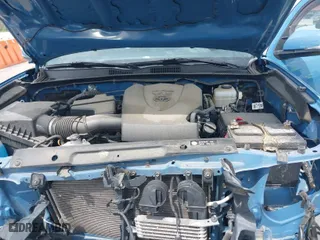 2019 Toyota Tacoma 4WD SR with VIN 3TMCZ5AN0KM260201, listed as a IAAI auction lot 42017048 with 49,216 mi miles. Bid and sale history available at carsss.com. Image 10.