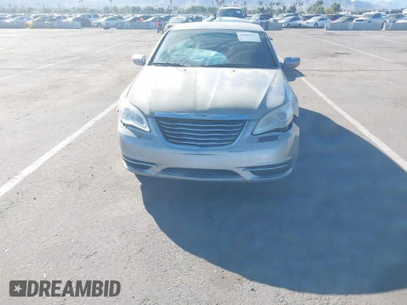 2014 Chrysler 200 LX with VIN 1C3CCBAB3EN210784, listed as a IAAI auction lot 40809915 with 177,513 mi miles. Bid and sale history available at carsss.com. Image 6.