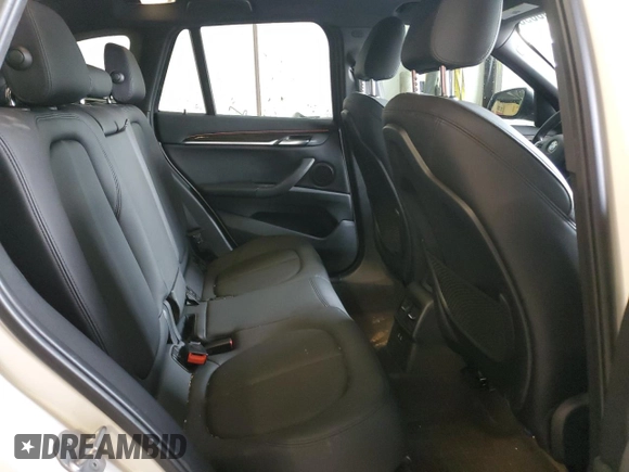 2018 BMW X1 xDrive28i с VIN WBXHT3C39J3H32053, выставлен на аукционе Copart как лот 58036695 с пробегом 169 152 миль миль и Списание • Salvage title. История ставок и продаж доступна на DreamBid. Изображение 11.