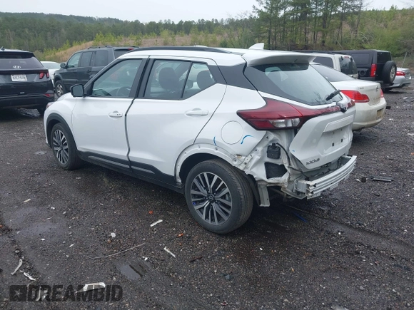 2024 Nissan Kicks SR with VIN 3N1CP5DV3RL482106, listed as a IAAI auction lot 41861960 with 29,876 mi miles. Bid and sale history available at carsss.com. Image 3.