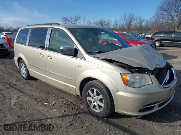 2011 Chrysler Town & Country Touring z VIN 2A4RR5DG6BR655235, wystawiony jako IAAI lot #41811240 z przebiegiem 244 399 mil mil oraz . Historia ofert i sprzedaży dostępna na DreamBid. Obrazek 1.