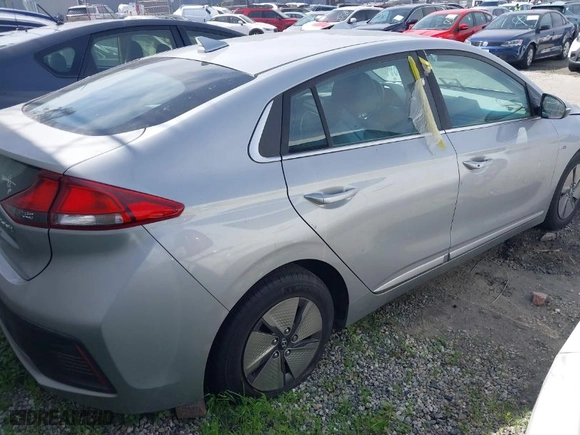 2020 Hyundai Ioniq Hybrid SE with VIN KMHC75LC0LU188832, listed as a IAAI auction lot 41517975 with 54,320 mi miles. Bid and sale history available at carsss.com. Image 4.