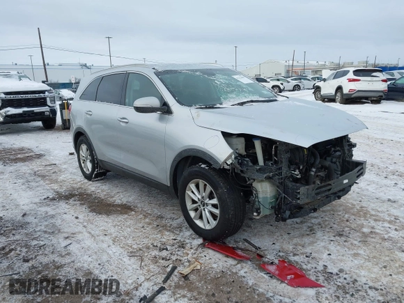 2019 Kia Sorento L with VIN 5XYPG4A31KG547981, listed as a IAAI auction lot 41253059 with 97,104 mi miles. Bid and sale history available at carsss.com. Image 1.