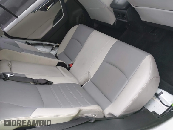 2019 Toyota RAV4 XLE Premium with VIN JTMA1RFV9KD513395, listed as a IAAI auction lot 41469143 with 28,406 mi miles. Bid and sale history available at carsss.com. Image 22.