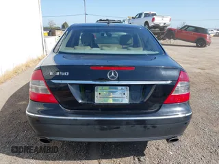 2008 Mercedes-Benz E 350 Luxury z VIN WDBUF56X58B307650, wystawiony jako IAAI lot #42004345 z przebiegiem 140 484 mil mil oraz . Historia ofert i sprzedaży dostępna na DreamBid. Obrazek 16.