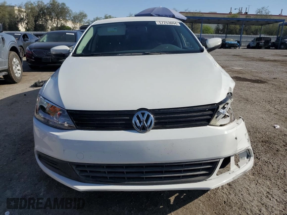2014 Volkswagen Jetta SE with VIN 3VWD17AJ0EM423581, listed as a Copart auction lot 57253094 with 126,610 mi miles and Salvage title. Bid and sale history available at DreamBid. Image 5.