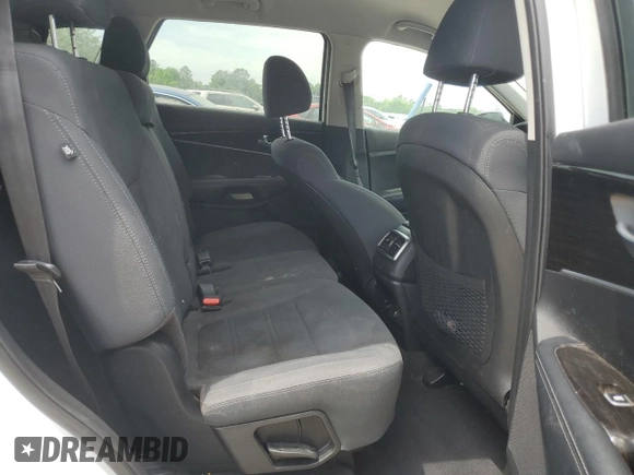 2019 Kia Sorento LX z VIN 5XYPG4A55KG491450, wystawiony jako Copart lot #53295675 z przebiegiem 83 042 mil mil oraz Nie do naprawy • Non repairable. Historia ofert i sprzedaży dostępna na DreamBid. Obrazek 10.