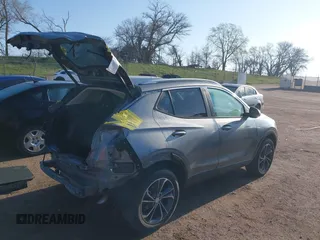 2023 Buick Encore GX Select z VIN KL4MMDS24PB151721, wystawiony jako IAAI lot #42068151 z przebiegiem 11 436 mil mil oraz . Historia ofert i sprzedaży dostępna na DreamBid. Obrazek 4.