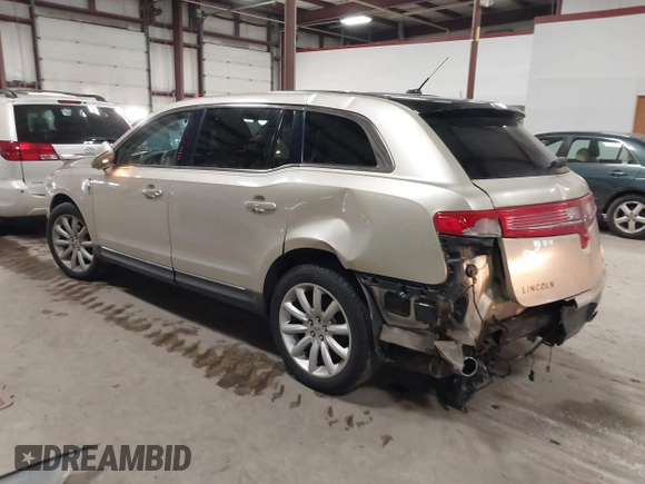 2010 Lincoln MKT with VIN 2LMHJ5AR0ABJ20455, listed as a IAAI auction lot 41460072 with 298,026 mi miles. Bid and sale history available at carsss.com. Image 3.