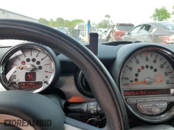 2007 MINI Hardtop S with VIN WMWMF73527TT83851, listed as a Copart auction lot 54740125 with 140,296 mi miles and Clean Title. Bid and sale history available at DreamBid. Image 9.