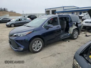 2024 Toyota Sienna Platinum z VIN 5TDESKFC1RS111924, wystawiony jako Copart lot #51140545 z przebiegiem 16 865 mil mil oraz Szkoda całkowita • Salvage title. Historia ofert i sprzedaży dostępna na DreamBid. Obrazek 1.