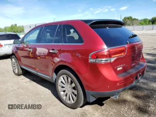 2013 Lincoln MKX z VIN 2LMDJ8JK9DBL14019, wystawiony jako Copart lot #56323495 z przebiegiem 128 687 mil mil oraz Czysty tytuł • Clean title. Historia ofert i sprzedaży dostępna na DreamBid. Obrazek 2.