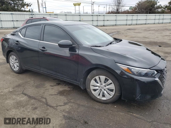 2024 Nissan Sentra S z VIN 3N1AB8BV1RY282855, wystawiony jako Copart lot #43972635 z przebiegiem 19 728 mil mil oraz Szkoda całkowita • Salvage title. Historia ofert i sprzedaży dostępna na DreamBid. Obrazek 4.