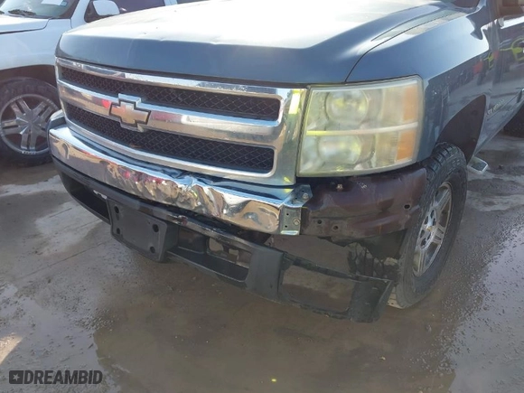 2008 Chevrolet Silverado 1500 Work Truck with VIN 1GCEC19C98Z329187, listed as a IAAI auction lot 41995593 with 139,172 mi miles. Bid and sale history available at carsss.com. Image 6.