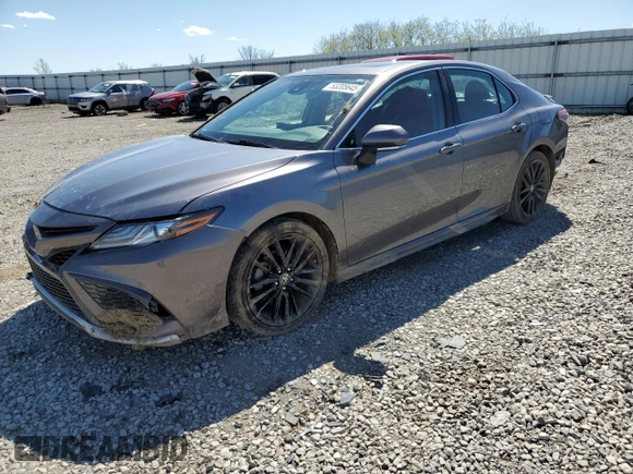 2022 Toyota Camry Hybrid XSE z VIN 4T1K31AK9NU571486, wystawiony jako Copart lot #53205645 z przebiegiem 85 519 mil mil oraz Szkoda całkowita • Salvage title. Historia ofert i sprzedaży dostępna na DreamBid. Obrazek 2.