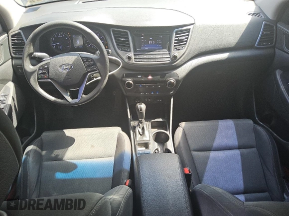 2018 Hyundai Tucson SE z VIN KM8J2CA49JU792947, wystawiony jako Copart lot #52633895 z przebiegiem 75 690 mil mil oraz Tytuł czysty. Historia ofert i sprzedaży dostępna na DreamBid. Obrazek 8.