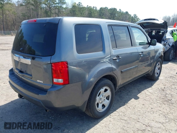 2011 Honda Pilot LX with VIN 5FNYF4H24BB014888, listed as a IAAI auction lot 41833552 with 163,416 mi miles. Bid and sale history available at carsss.com. Image 4.