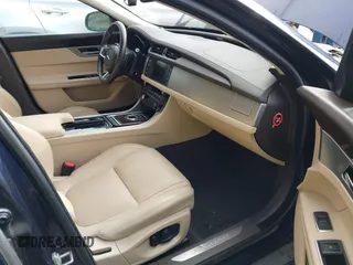 2018 Jaguar XF with VIN SAJBE4EV5JCY56577, listed as a IAAI auction lot 41520046 with 90,307 mi miles and . Bid and sale history available at DreamBid. Image 5.