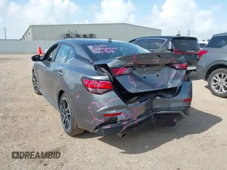 2025 Nissan Sentra SR z VIN 3N1AB8DV6SY307980, wystawiony jako IAAI lot #42548422 z przebiegiem 5 164 mil mil oraz . Historia ofert i sprzedaży dostępna na DreamBid. Obrazek 3.