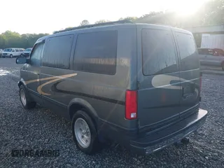 1994 Chevrolet Astro with VIN 1GNDM19Z5RB122102, listed as a IAAI auction lot 42011683 with 286,157 mi miles. Bid and sale history available at carsss.com. Image 3.