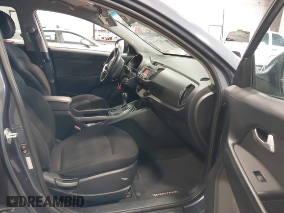 2011 Kia Sportage LX z VIN KNDPBCA21B7152695, wystawiony jako IAAI lot #41877774 z przebiegiem 306 540 mil mil oraz . Historia ofert i sprzedaży dostępna na DreamBid. Obrazek 5.