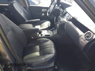 2016 Land Rover LR4 HSE z VIN SALAG2V62GA826113, wystawiony jako IAAI lot #41796713 z przebiegiem Nie podano mil oraz . Historia ofert i sprzedaży dostępna na DreamBid. Obrazek 5.