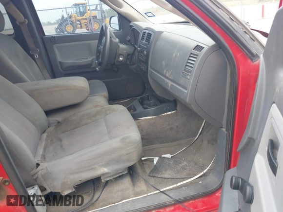 2006 Dodge Dakota ST with VIN 1D7HE22K16S580666, listed as a IAAI auction lot 41967448 with 173,123 mi miles and . Bid and sale history available at DreamBid. Image 5.