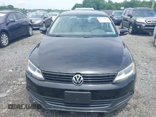2014 Volkswagen Jetta SE with VIN 3VWD17AJ2EM428149, listed as a IAAI auction lot 42684150 with 206,924 mi miles and . Bid and sale history available at DreamBid. Image 6.