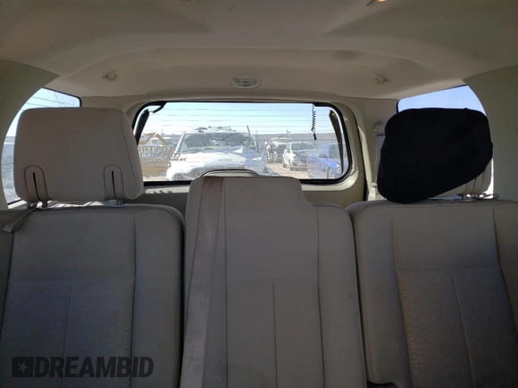 2011 Ford Expedition XL z VIN 1FMJU1G56BEF47646, wystawiony jako Copart lot #88081725 z przebiegiem 174 100 mil mil oraz Szkoda całkowita • Salvage title. Historia ofert i sprzedaży dostępna na DreamBid. Obrazek 10.