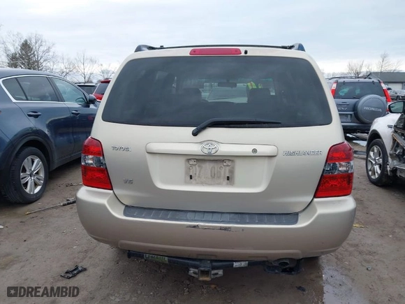 2006 Toyota Highlander w/3rd Row with VIN JTEDP21A160111886, listed as a IAAI auction lot 41832621 with 285,899 mi miles. Bid and sale history available at carsss.com. Image 16.