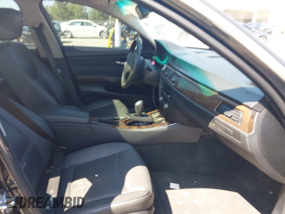 2008 BMW 3 Series 335xi with VIN WBAVD53578A284258, listed as a IAAI auction lot 42050367 with 184,998 mi miles. Bid and sale history available at carsss.com. Image 5.