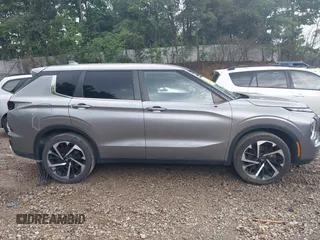 2022 Mitsubishi Outlander SE with VIN JA4J4UA8XNZ013789, listed as a IAAI auction lot 42572318 with 47,467 mi miles and . Bid and sale history available at DreamBid. Image 14.