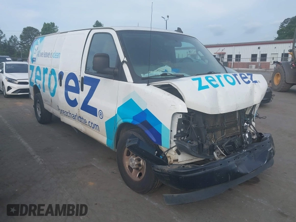 2018 Chevrolet Express Cargo z VIN 1GCZGHFG3J1343855, wystawiony jako IAAI lot #39483464 z przebiegiem 102 343 mil mil oraz . Historia ofert i sprzedaży dostępna na DreamBid. Obrazek 1.