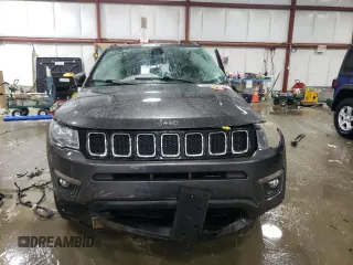 2020 Jeep Compass Latitude with VIN 3C4NJDBB9LT104454, listed as a Copart auction lot 45028405 with 60,115 mi miles and Salvage title. Bid and sale history available at DreamBid. Image 5.