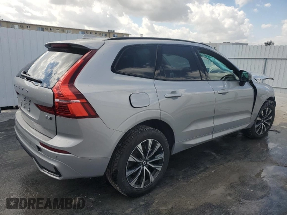2025 Volvo XC60 Plus с VIN YV4M12RC1S1091670, выставлен на аукционе Copart как лот 47518085 с пробегом 3 972 миль миль и Списание • Salvage title. История ставок и продаж доступна на DreamBid. Изображение 3.