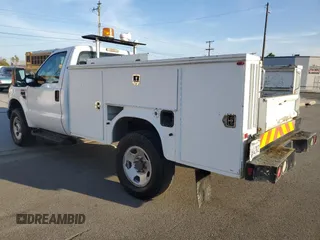 2009 Ford F-350 with VIN 1FDSF35Y09EA28559, listed as a Copart auction lot 46717995 with 235,706 mi miles and Clean title. Bid and sale history available at DreamBid. Image 3.
