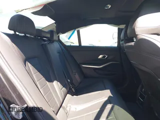 2021 BMW 3 Series 330i с VIN 3MW5R1J08M8B59664, выставлен на аукционе IAAI как лот 41985489 с пробегом 30 514 миль миль и . История ставок и продаж доступна на DreamBid. Изображение 8.
