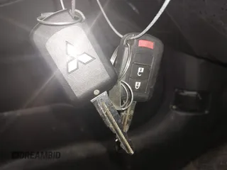 2023 Mitsubishi Outlander ES z VIN JA4ARUAUXPU007733, wystawiony jako IAAI lot #41899000 z przebiegiem 12 612 mil mil oraz . Historia ofert i sprzedaży dostępna na DreamBid. Obrazek 11.