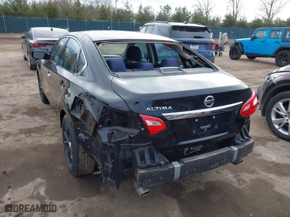 2016 Nissan Altima 2.5 SR with VIN 1N4AL3AP3GN375585, listed as a IAAI auction lot 41679424 with 104,261 mi miles. Bid and sale history available at carsss.com. Image 6.