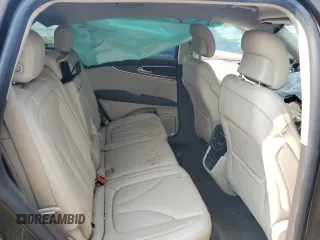 2019 Lincoln Nautilus Select z VIN 2LMPJ8K94KBL18436, wystawiony jako Copart lot #58803235 z przebiegiem Nie podano mil oraz Nie do naprawy • Non repairable. Historia ofert i sprzedaży dostępna na DreamBid. Obrazek 10.