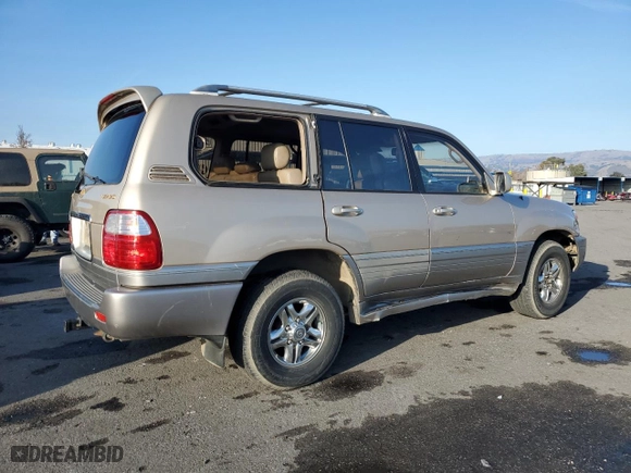 2001 Lexus LX 470 with VIN JTJHT00W313509575, listed as a Copart auction lot 85554424 with 332,707 mi miles and Clean Title. Bid and sale history available at carsss.com. Image 3.