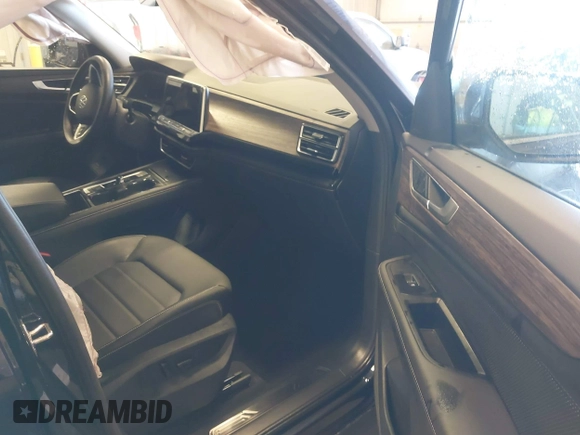 2024 Volkswagen Atlas SEL with VIN 1V2BR2CA0RC543907, listed as a IAAI auction lot 41704653 with 13,549 mi miles and . Bid and sale history available at DreamBid. Image 5.