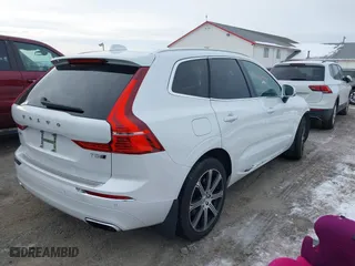 2020 Volvo XC60 Inscription with VIN YV4102RL0L1522300, listed as a IAAI auction lot 38569557 with 38,279 mi miles. Bid and sale history available at carsss.com. Image 4.